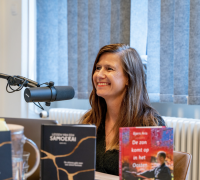 Marion bij de podcast met boeken