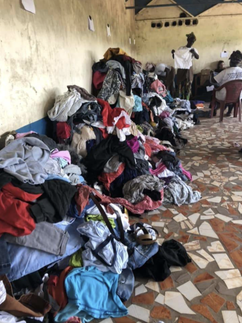 Gambia berg met kleding