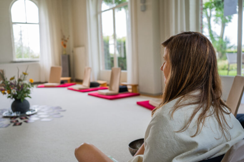 Marion in meditatieruimte Samaya